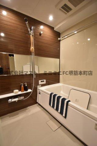 大阪市中央区徳井町１丁目の賃貸マンションの浴室