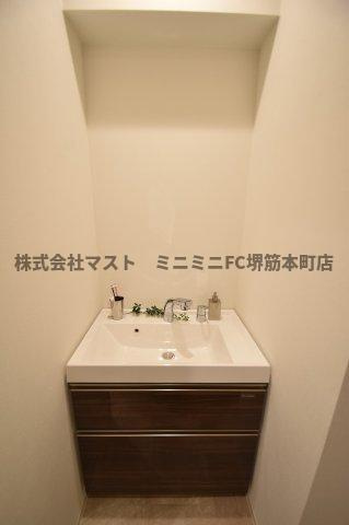 大阪市中央区徳井町１丁目の賃貸マンションの洗面所