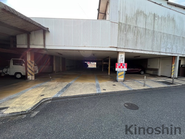 赤瀬駐車場の外観