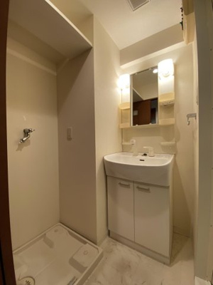 【洗面所】 | ラフォーレ天神南 | 別号室の写真になります。現況優先。