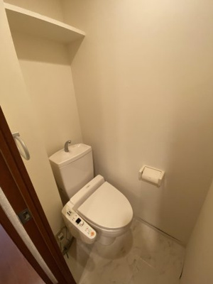 【トイレ】 | ラフォーレ天神南 | 別号室の写真になります。現況優先。