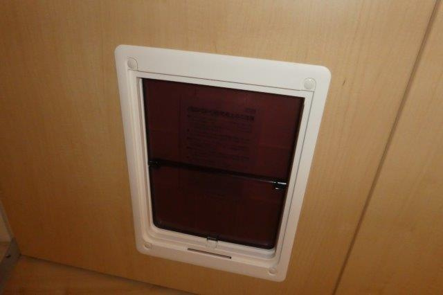バイオレット真備Ｎｏ．１の設備|ペット用くぐり戸