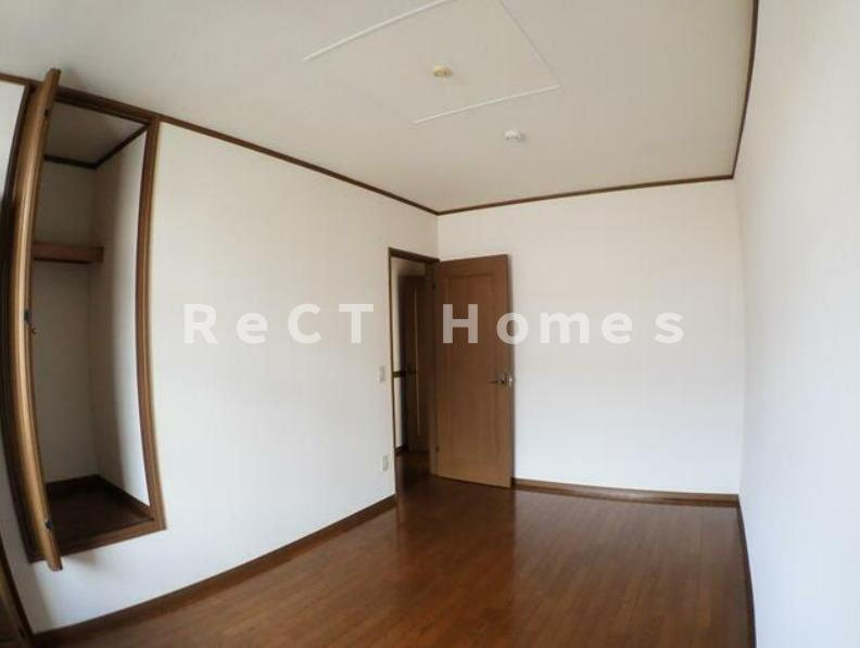 姫路市飾磨区英賀東町２丁目のハイツの居間・リビング