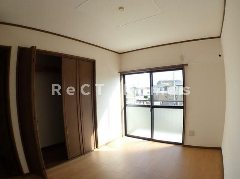 姫路市飾磨区英賀東町２丁目のハイツの居間・リビング