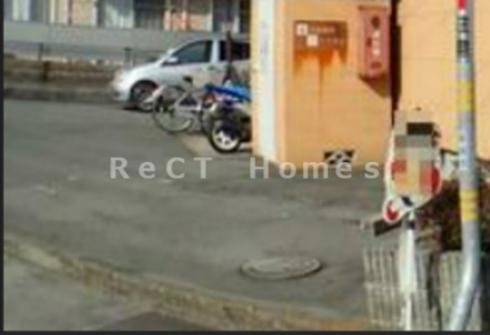 姫路市飾磨区英賀東町２丁目のハイツの駐車場