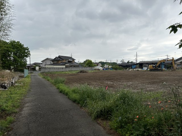 堀工町５区画　大規模集落地（購入条件有）の前面道路含む現地写真