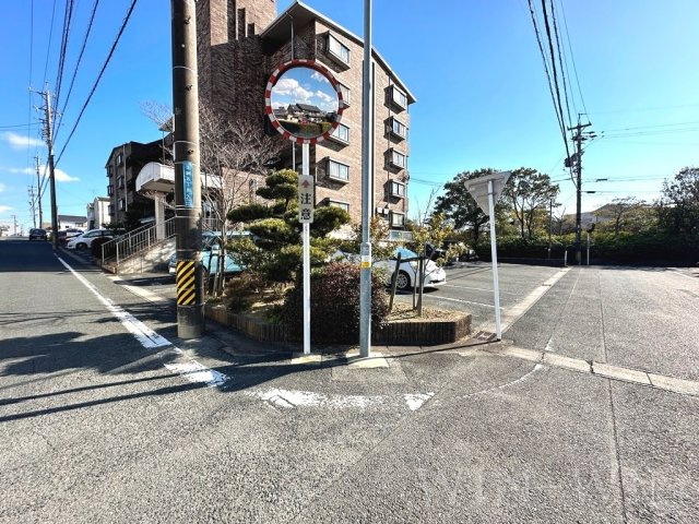 プランドール ONEの駐車場