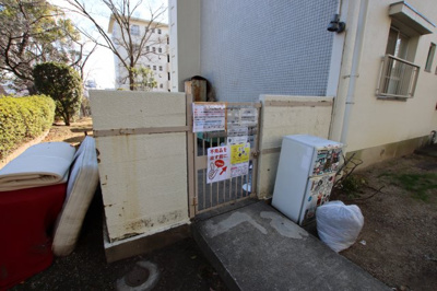 【その他共用部分】 | 狭山住宅2号棟 | 敷地内ゴミ置き場