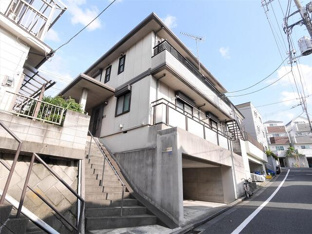 １階は実質２階分の高さあり