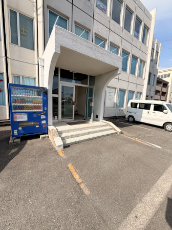 加藤第一ビルのエントランス