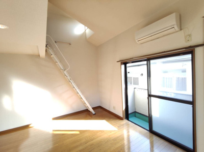 【バルコニー】 | リトルガーデン | 別号室の写真になります。現況優先。
