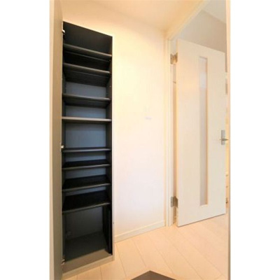 【玄関】 | グレイスパル箱崎 | 別号室の写真になります。現況優先。