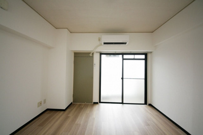 【居間・リビング】 | ノアーズアーク中洲 | 別号室の写真になります。現況優先。