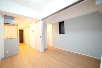 【居間・リビング】 | デュオフラッツ六本松 | 別号室の写真になります。現況優先。