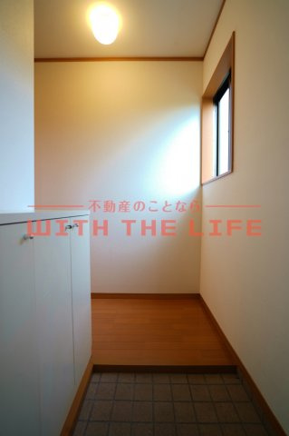 GREEN VIEW(グリーンビュー)【キャッシュバック対象物件】の玄関|明るい玄関です