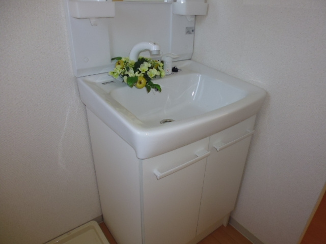 フレグランスまほろばＡの独立洗面台|シャンプードレッサー