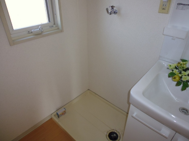 倉敷市連島町鶴新田のアパートのその他|洗濯機置き場