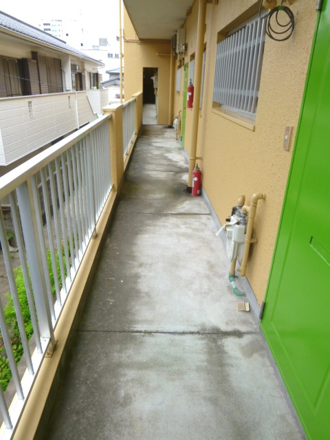 パインコート六ツ門【キャッシュバック対象】の玄関