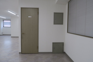【内装】 | オノビル | 明るい室内です
新御徒町の店舗事務所。
「オノビル」のことなら(株)メイワ・エステートへ
