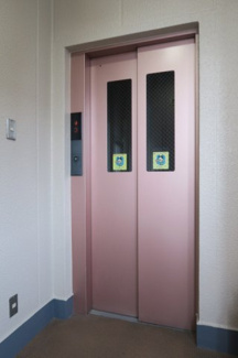 【その他共用部分】 | エレベーター
新御徒町の店舗事務所。
「オノビル」のことなら(株)メイワ・エステートへ