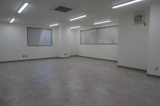 【内装】 | オノビル | 明るい色調の室内です
新御徒町の店舗事務所。
「オノビル」のことなら(株)メイワ・エステートへ