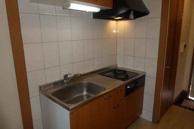 カントリードールのキッチン|２口ガスコンロ付きシステムキッチン