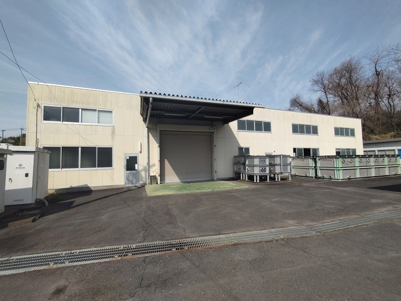 甘楽町天引売工場・売倉庫の外観