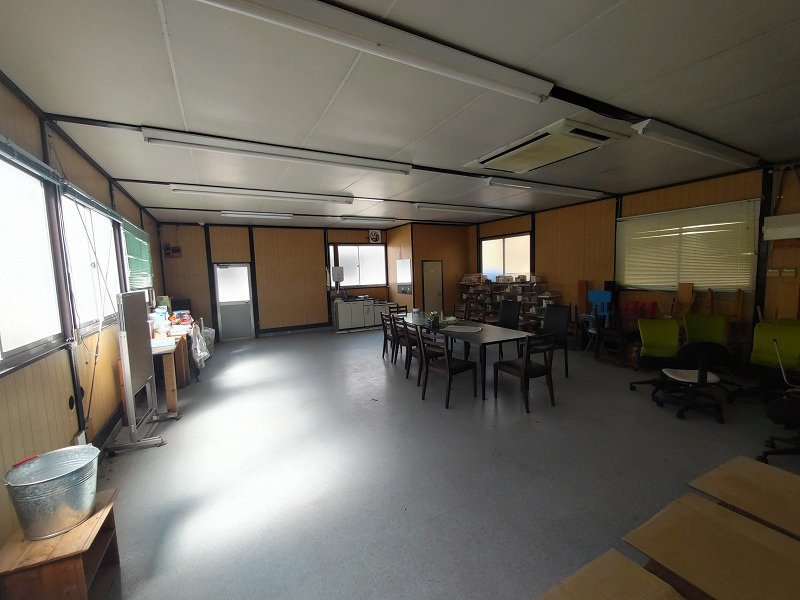 甘楽町天引売工場・売倉庫の外観