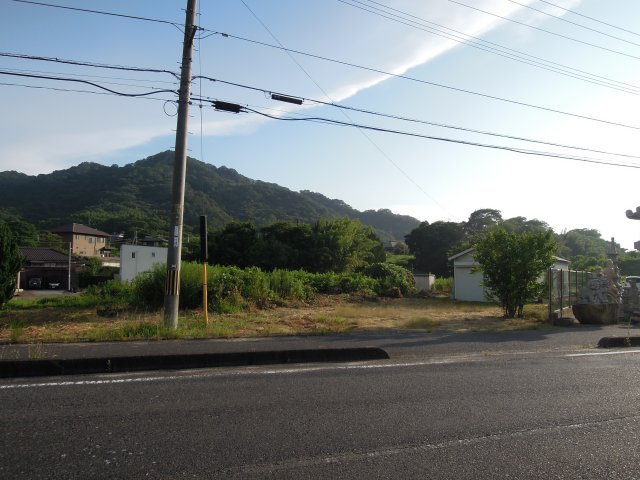 神島1売地の前面道路含む現地写真