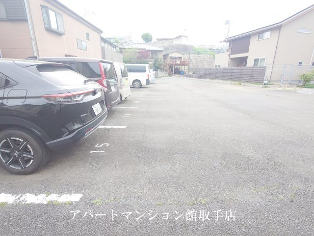 ルーチェの駐車場