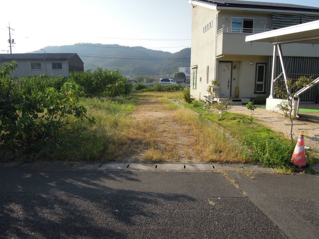 里庄町新庄1売地の前面道路含む現地写真