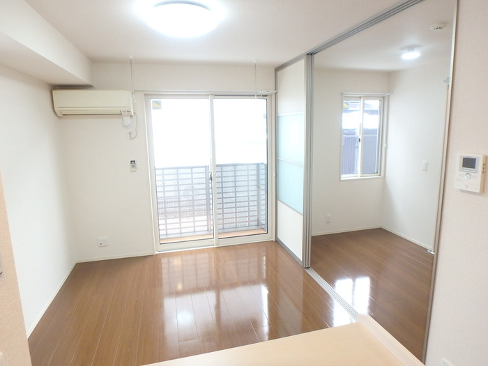 ルミナス山岸の居間・リビング