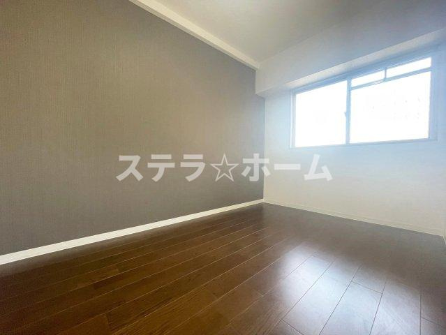 青葉丘マンションの洋室|ゆったりした洋室です