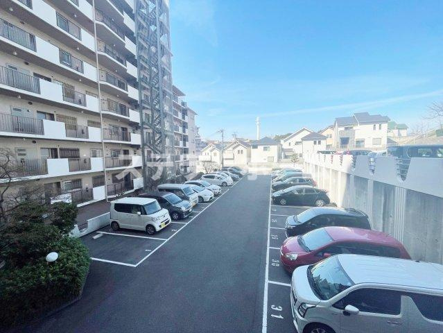青葉丘マンションの駐車場|駐車場です
