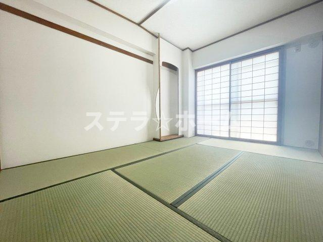 青葉丘マンションの和室|明るい和室です