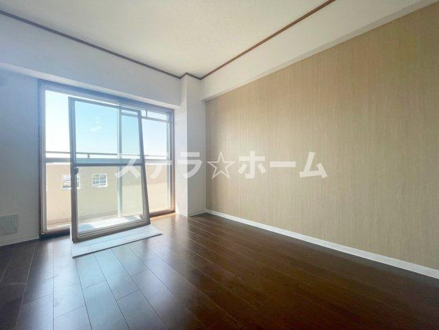 青葉丘マンションの洋室|使い勝手のいい洋室です