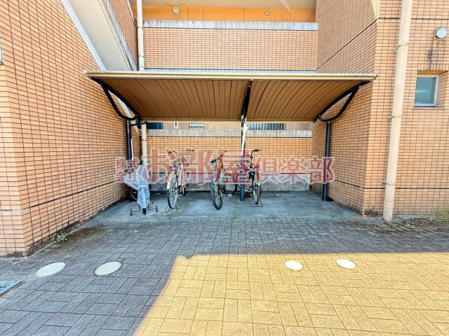 タモンズハートビレッジB棟のその他共用部分|毎日通る玄関はこちらです