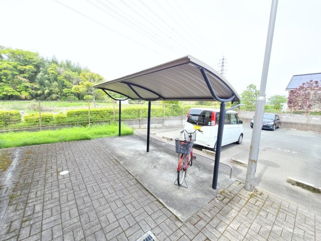 タモンズハートビレッジB棟のその他共用部分|自転車をお持ちの方、駐輪場があります。