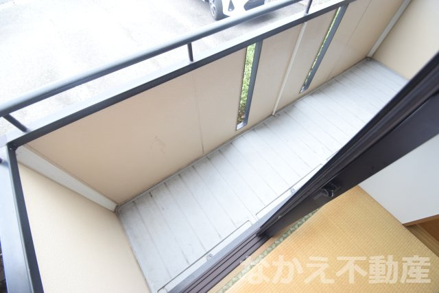 【バルコニー】 | お洗濯にも便利なバルコニー付き