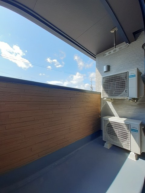 コクーン・カナサのバルコニー