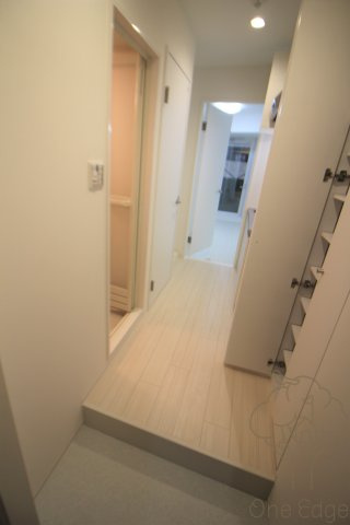 公高貴王ビルの玄関