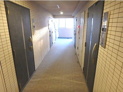 【ロビー】 | スカイコート板橋区役所前　13700 | 綺麗な共用部です