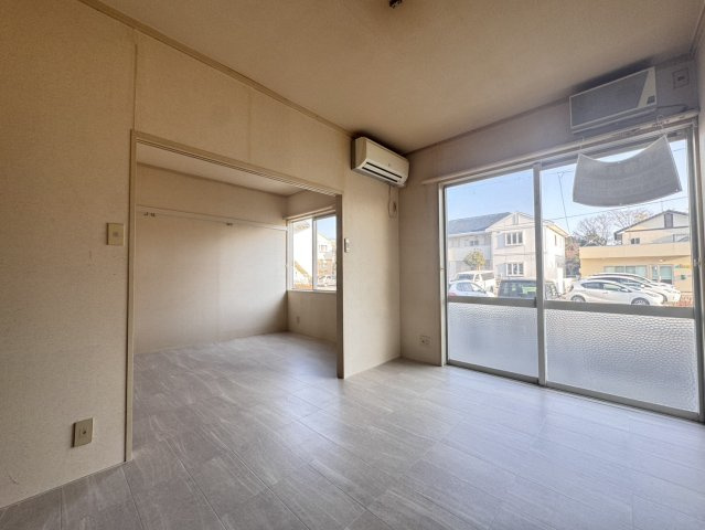 エステ東田の洋室