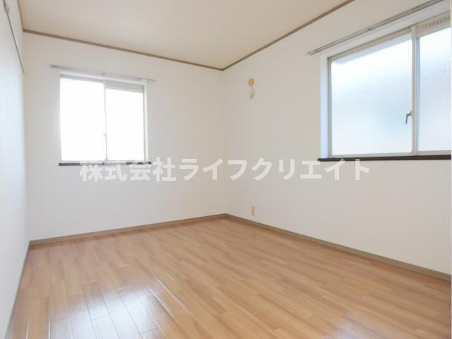ブリージングタウン百草園の洋室