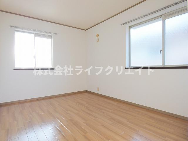 ブリージングタウン百草園の洋室