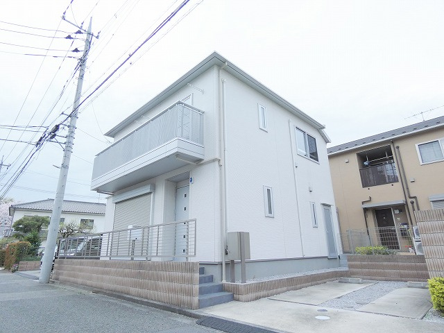 アガパンサスA棟の外観