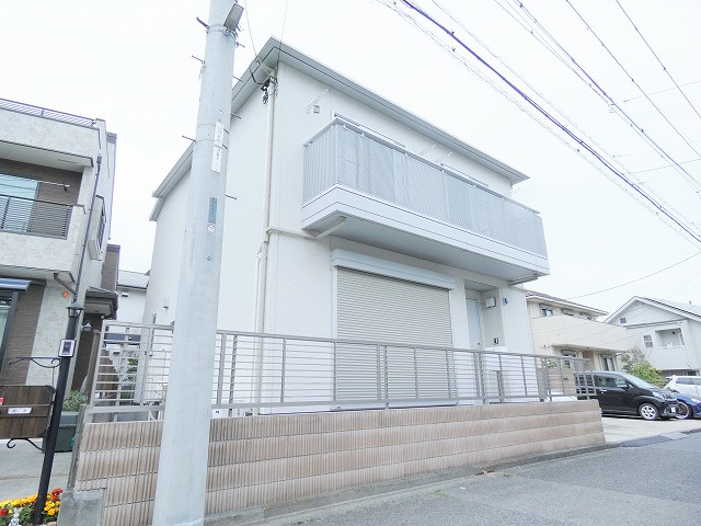 アガパンサスA棟の外観
