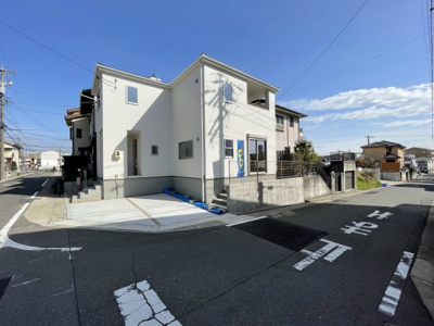【外観】 | Livele Garden.S　千種区新西　全１棟＜仲介手数料無料＞千代田橋小・千種中　新築一戸建て | 撮影
社長の村田です！
自らプレイヤーとして営業しています
長年の経験と実績から皆様により良いマイホーム購入のご提案をいたします。
住宅ローンの不安や購入後の不安等何でもご相談ください。