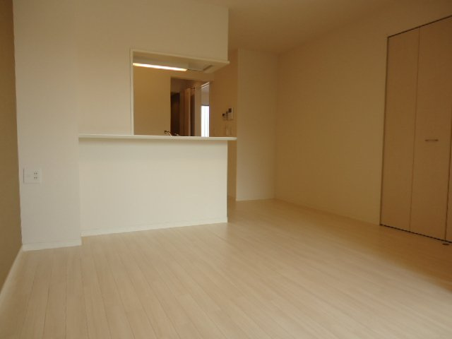 サンフィット北野Ⅲ【キャッシュバック対象】の居間・リビング|ゆったり過ごせる居間です