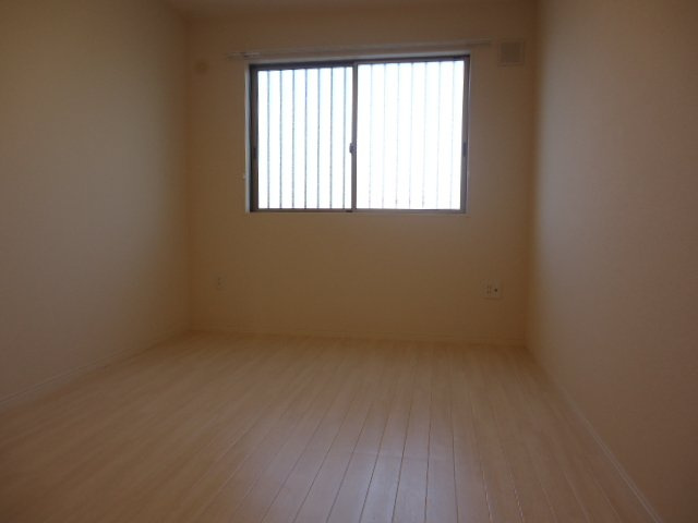 サンフィット北野Ⅲ【キャッシュバック対象】の洋室|広々とした洋室です